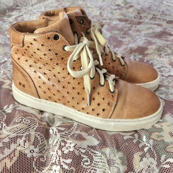 Bed Stu Lirica Womens High-Top Leather Sneakers Perforated Design Size 8 ⚘️HP⚘️ - Picture 2 of 7